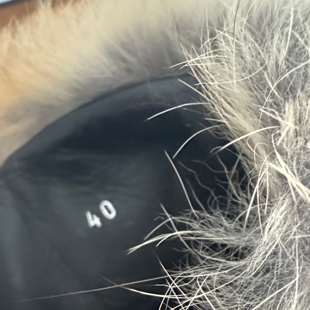 Moncler Zoelie Brown Suede and Fur Winter Boots $1100 - Picture 11 of 11
